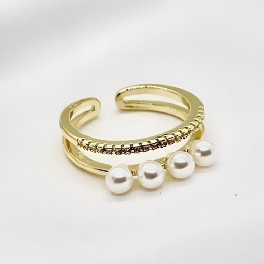 Minimalist Pearl Ring